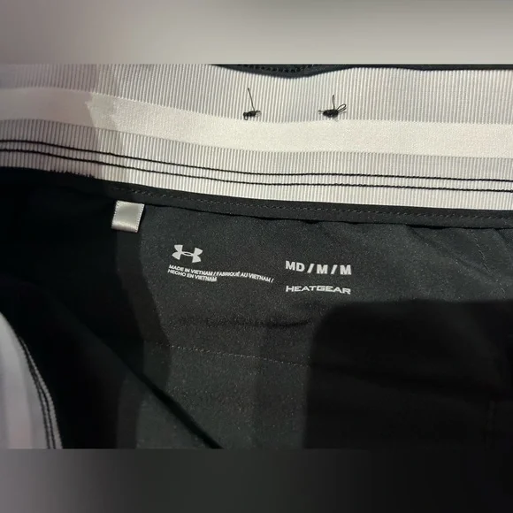 Women’s Underarmour Classic Black Golf Shorts Size Medium Navy Blue stripe - Picture 5 of 5